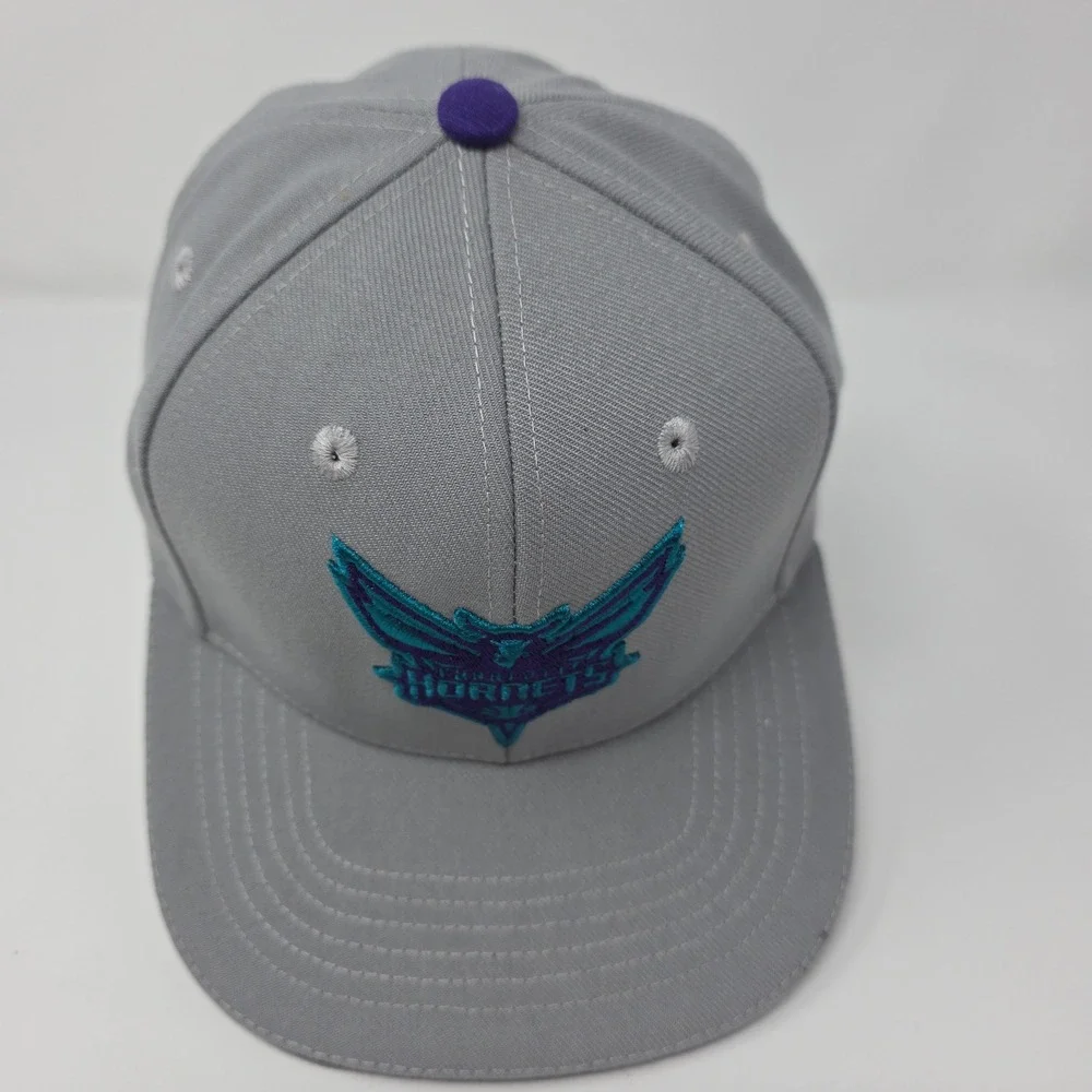 NBA Charlotte Hornets Snapback Hat OSFM Basketball Gray Polyester Flat Brim Hat